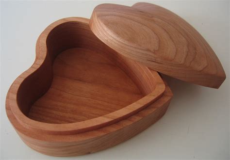 heart shaped woodworking boxes